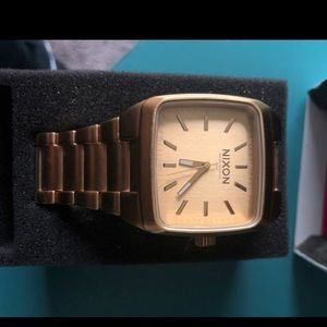 Nixon the manual 2 watch